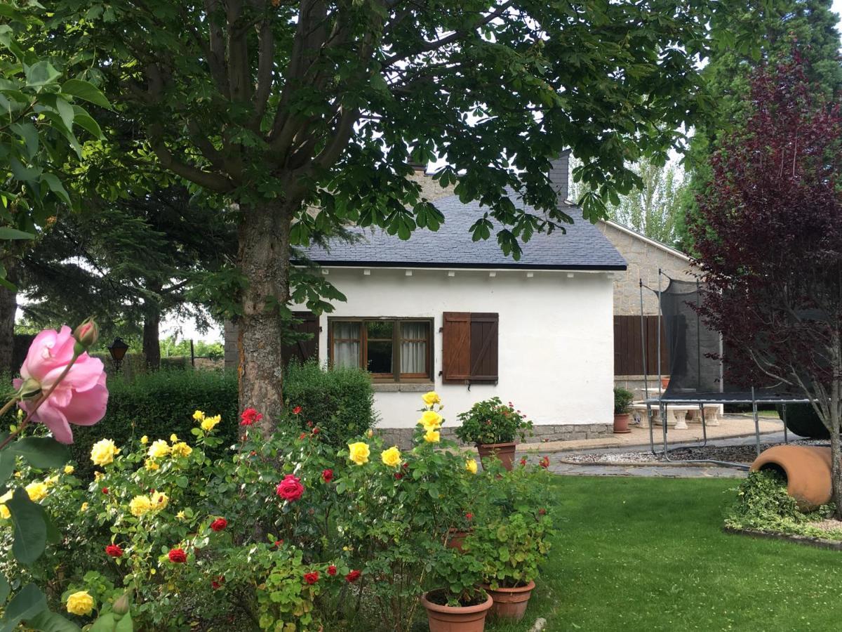 Villa Aurelia - Casa De Campo Con Jardin Y Piscina Entre Madrid Y Segovia Ortigosa del Monte Екстериор снимка